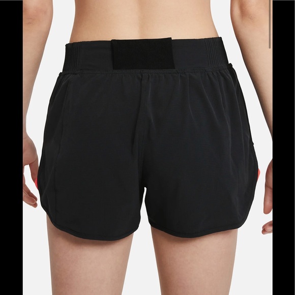 MWT Nike Dri-FIT Run Division Tempo Luxe
Women's Running Shorts - Picture 7 of 8